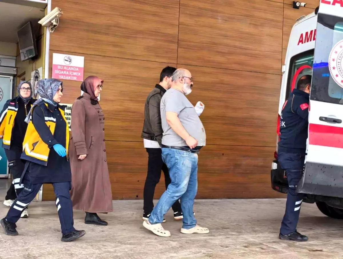 Freze Makinesine Kapanan İşçi Yaralandı