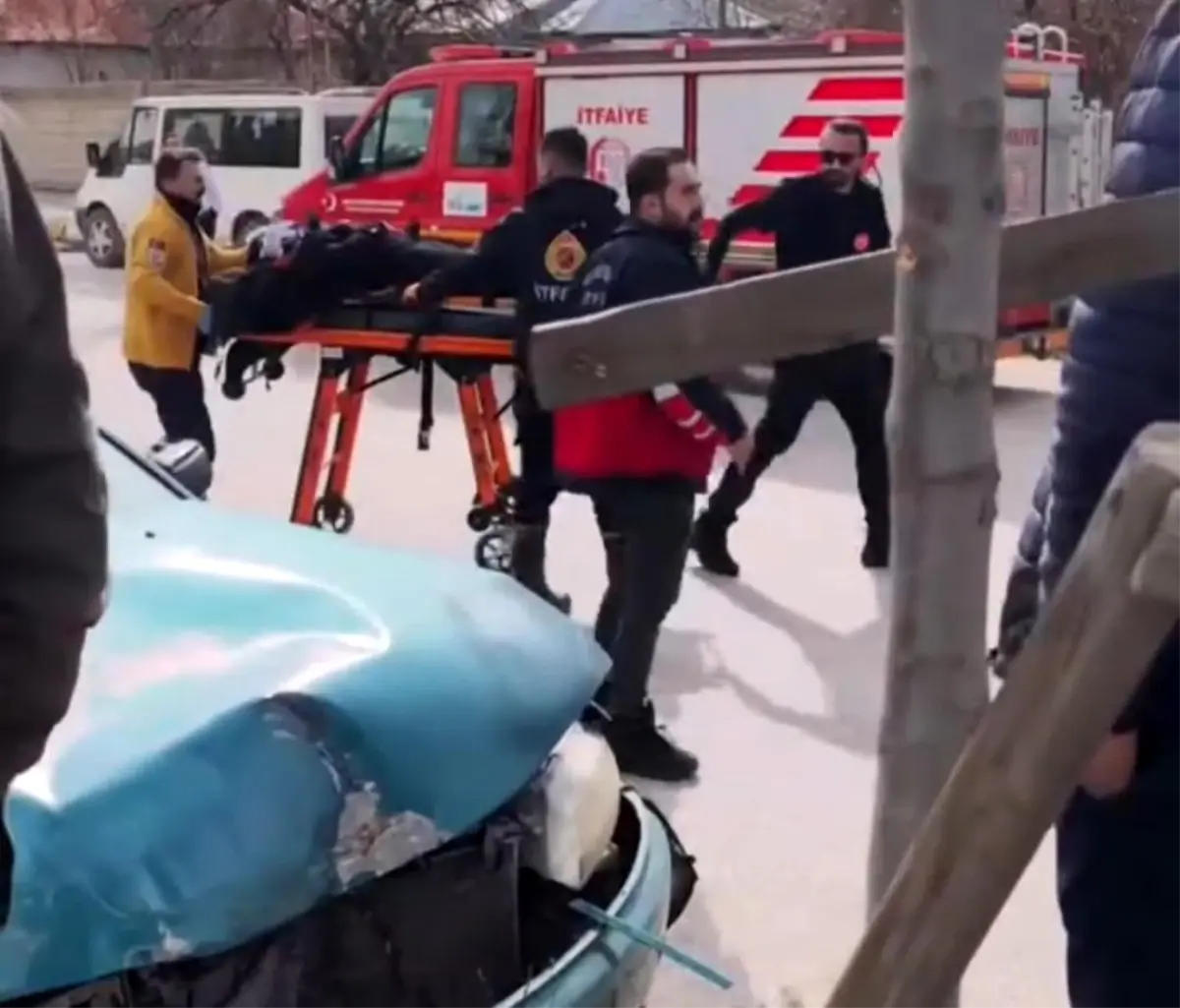 Van\'da Trafik Kazası: 5 Yaralı