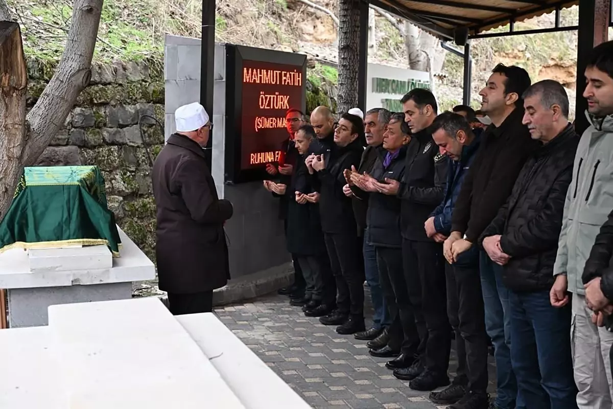 Adana\'da Bebek Arasına Motosiklet Çarptı!