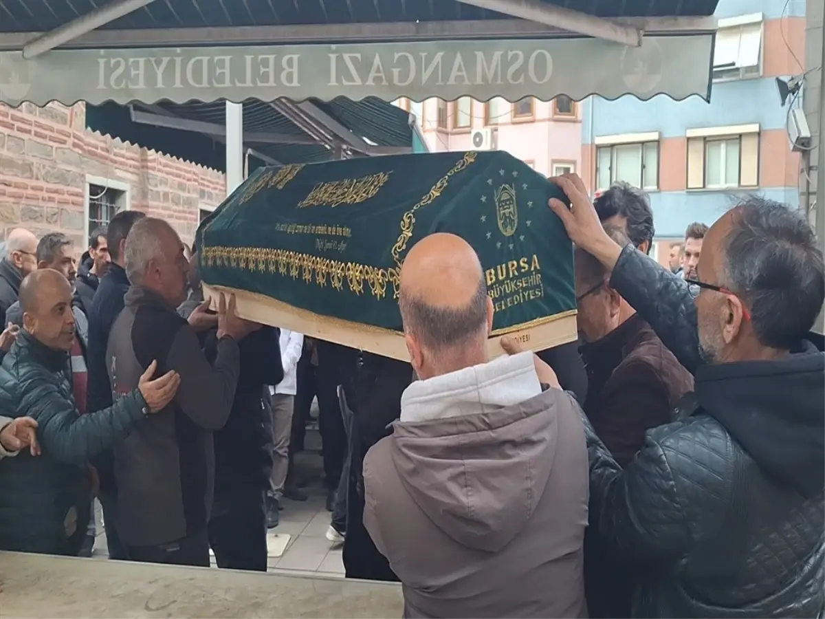 Bursa\'da Motosiklet Kazası: Çocukluk Aşkı İki Eşi Hayatını Kaybetti