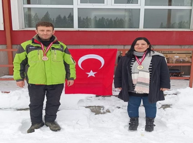 7 yıl önce evlendiği çocukluk aşkıyla kazada öldü