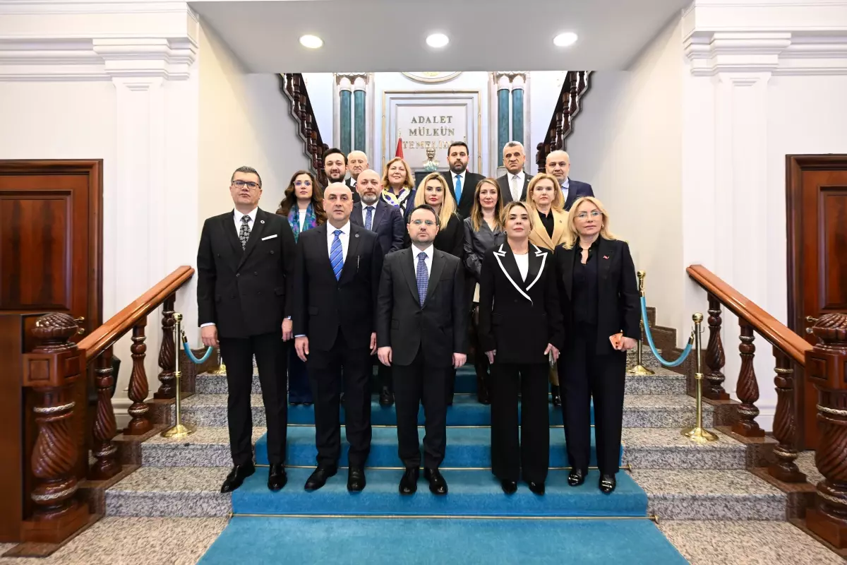 Bakan Gürlek\'ten Avukatlara Destek