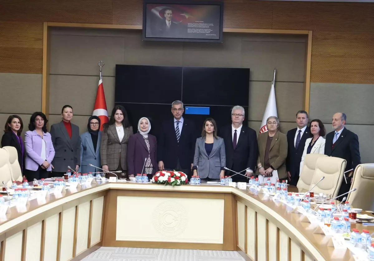 Sağlık Bakanı: Günde 3 Milyon Hizmet Veriyoruz