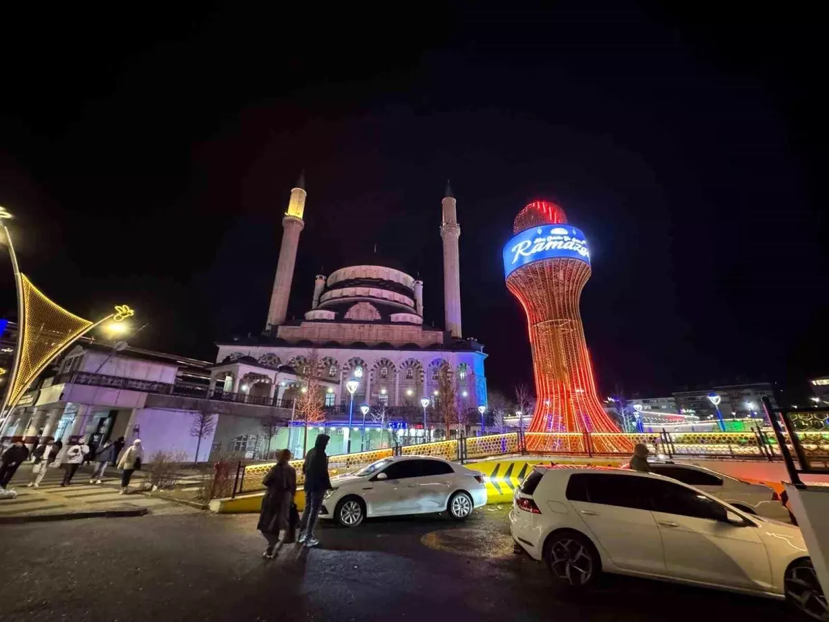 Bingöl\'de İlk Teravih Namazı Kılındı