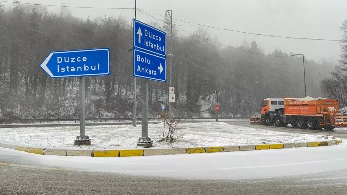 Bolu Dağı\'nda Kar Yağışı Etkili Oldu