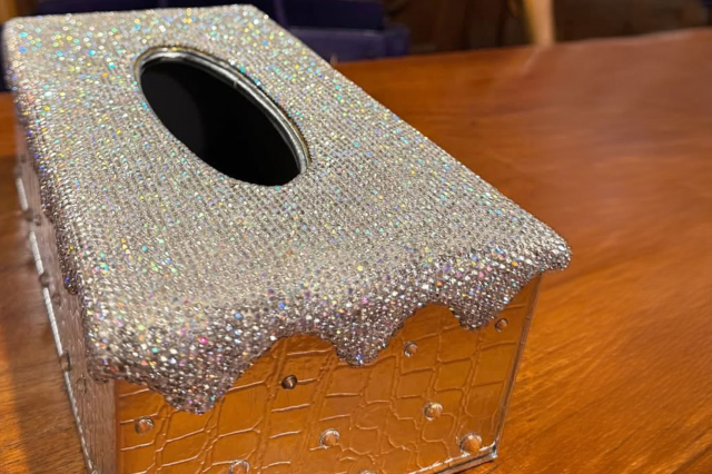 Bülent Ersoy'un Ramazan hediyesi şaşırttı: Işıltılı peçetelik