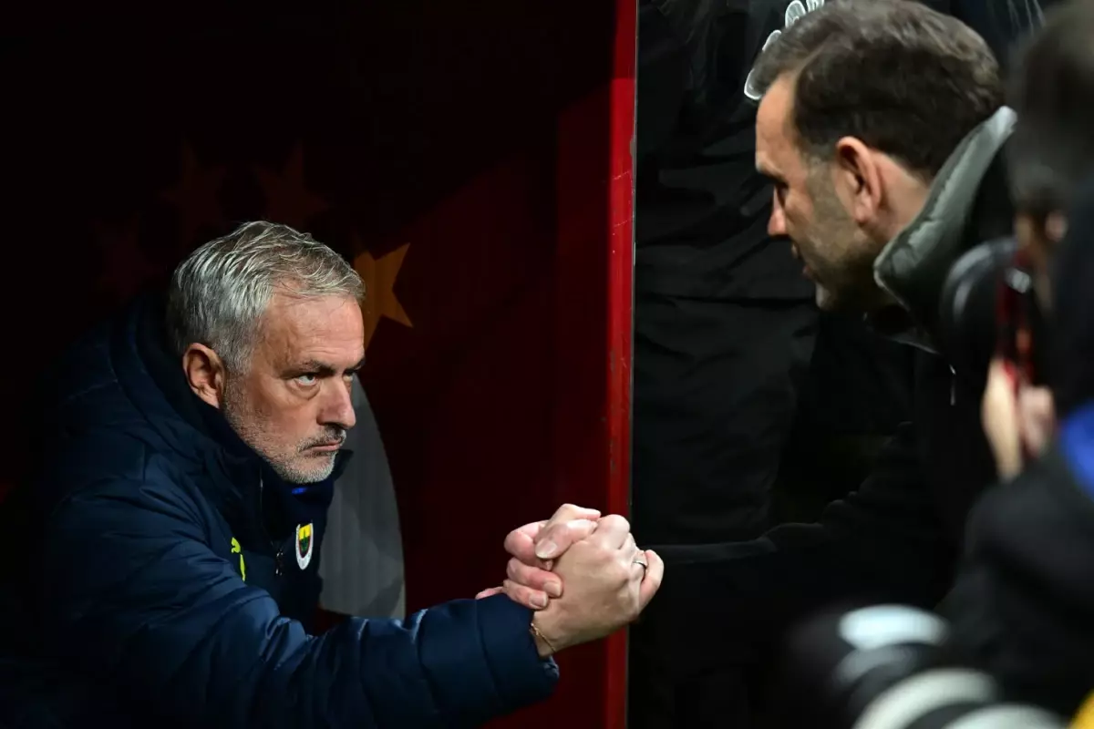 Daha önce söylediklerini unutun! Okan Buruk\'tan Mourinho için şaşırtan açıklama