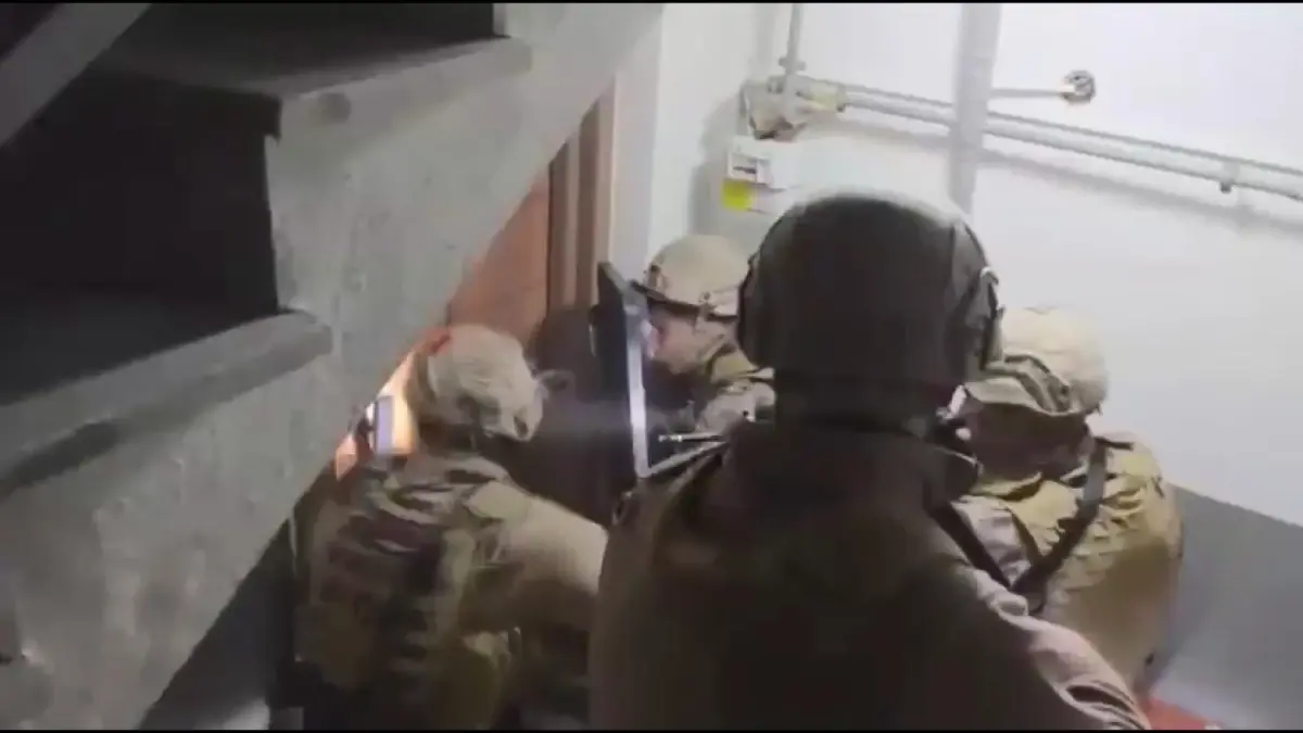 İstanbul\'da Silahlı Saldırı Operasyonu: 202 Gözaltı