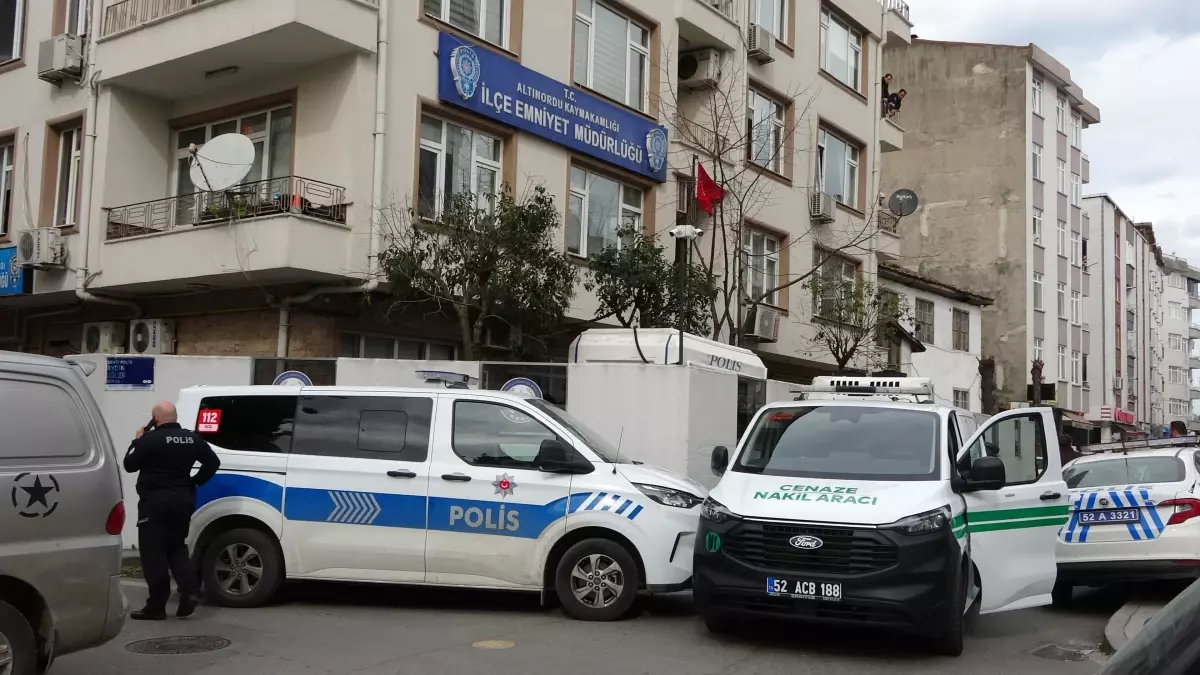 İfade vermeye gitti, polisin silahını alıp kafasına sıktı