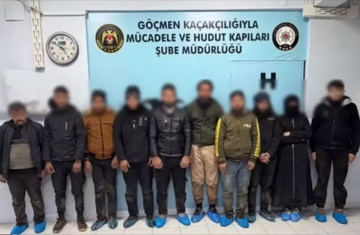 Hatay\'da 10 Kaçak Göçmen ve 1 Organizatör Yakalandı