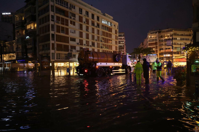 Prof. Dr. Yaşar: İzmir her yıl çöküyor