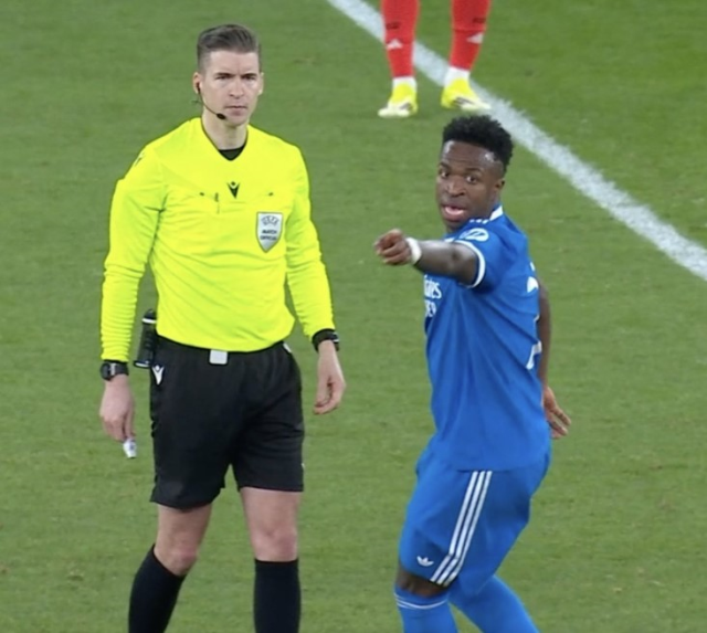 Şampiyonlar Ligi'nde olay! Attığı gol sonrası ırkçılık yapıldı, sahayı terk etti