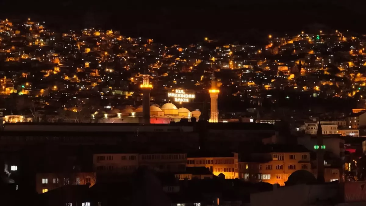 Ulu Cami\'de Mahya Yangını