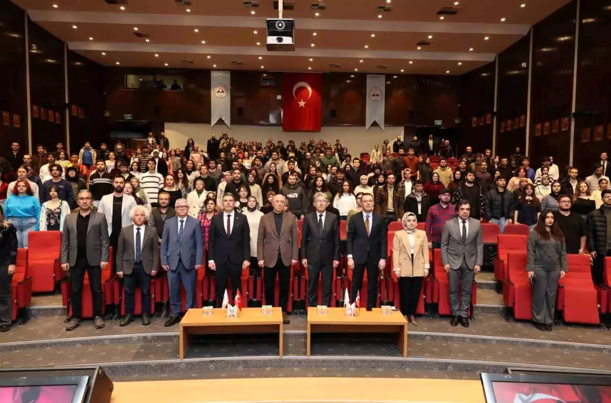 Uzay Kongresi\'nde Öğrencilerle Buluşma