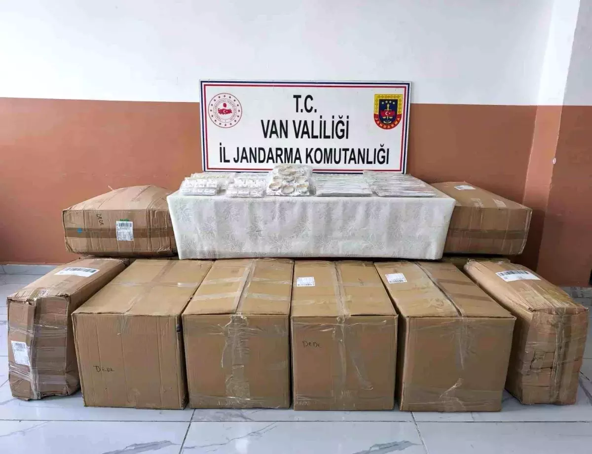 Van\'da 17 Bin Kaçak Bijuteri Ele Geçirildi