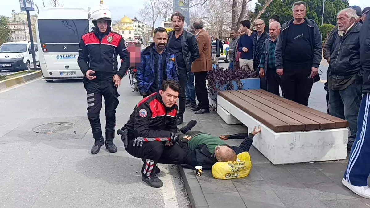Antalya\'da Motosiklet Yayaya Çarptı