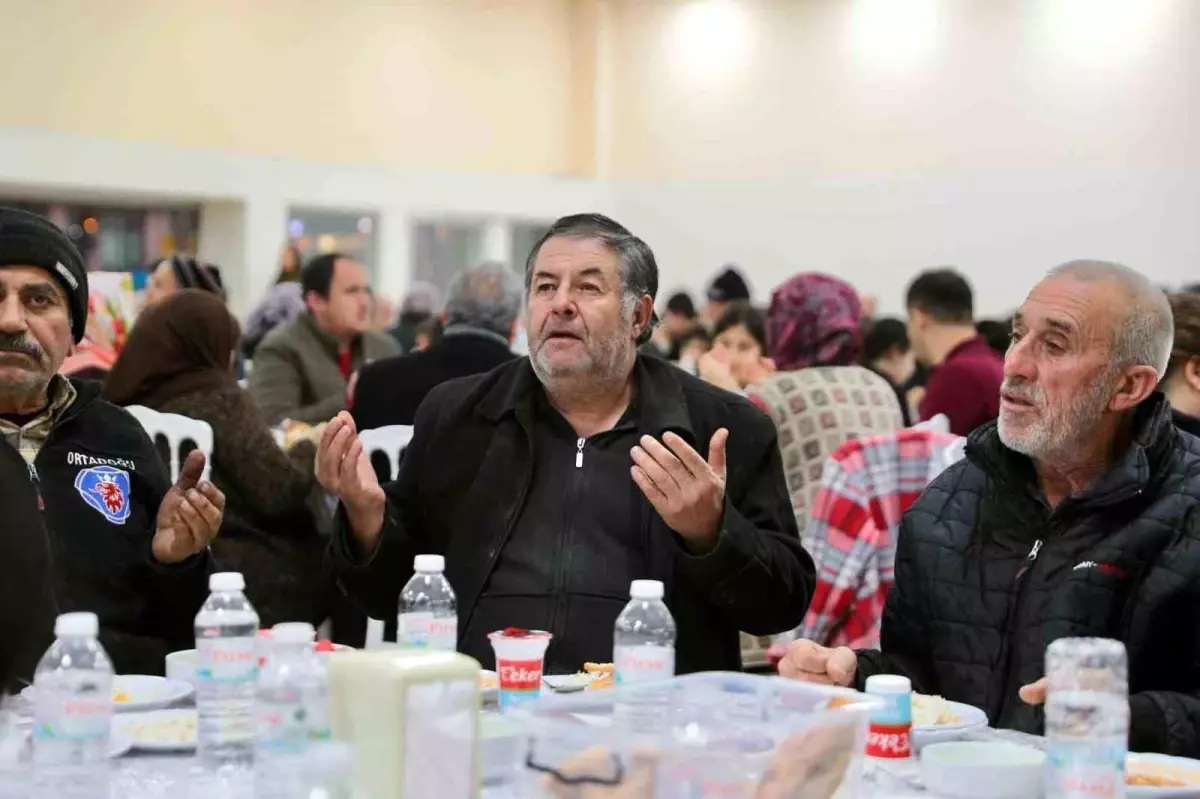 Aliağa\'da ilk toplu iftar coşkusu