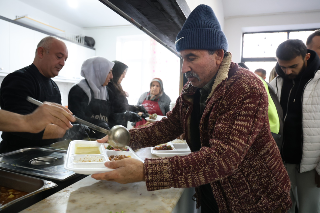 Bu köyde iftar vakti evlerde yemek pişirmek yasaklandı Bu köyde iftar vakti evlerde yemek pişirmek yasaklandı