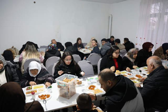 Bu köyde iftar vakti evlerde yemek pişirmek yasaklandı Bu köyde iftar vakti evlerde yemek pişirmek yasaklandı