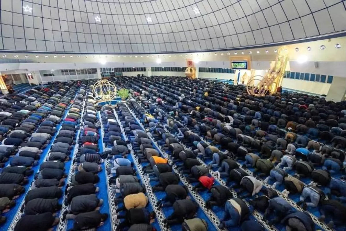 Erzincan\'da Ramazan Teravih Namazı Coşkusu