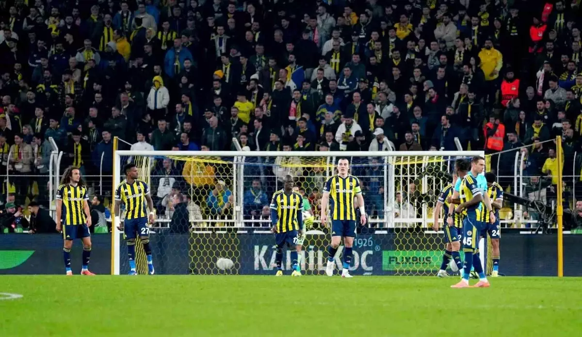 Fenerbahçe, Nottingham\'a 3-0 Yenildi