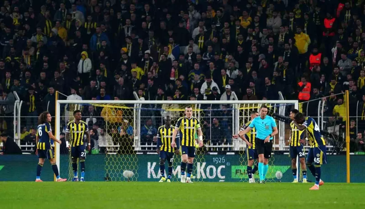 Fenerbahçe Nottingham\'a 3-0 Yenildi