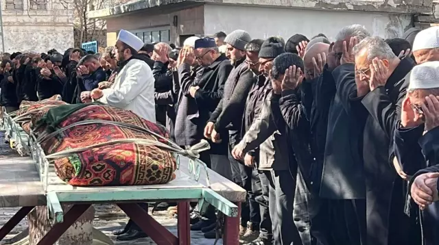 İmamın en zor görevi: Cenaze namazını kıldırırken fenalık geçirdi