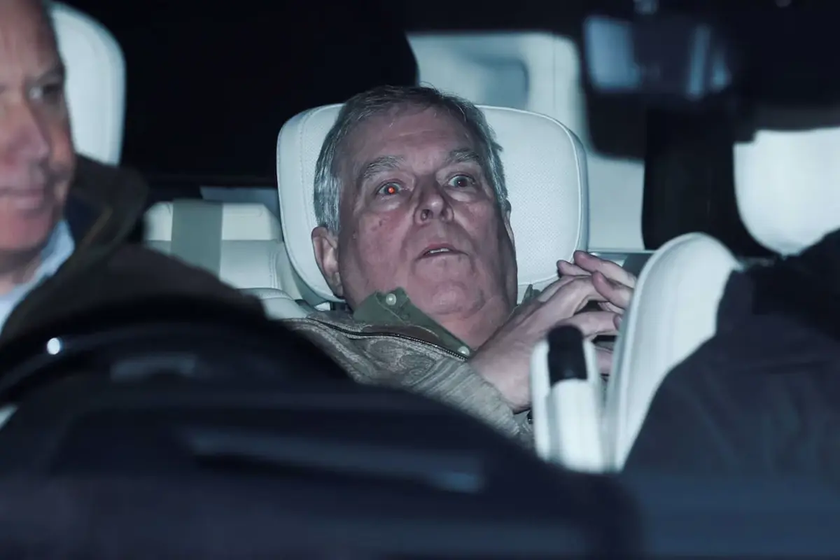 İngiltere\'de gözaltına alınan Prens Andrew serbest bırakıldı