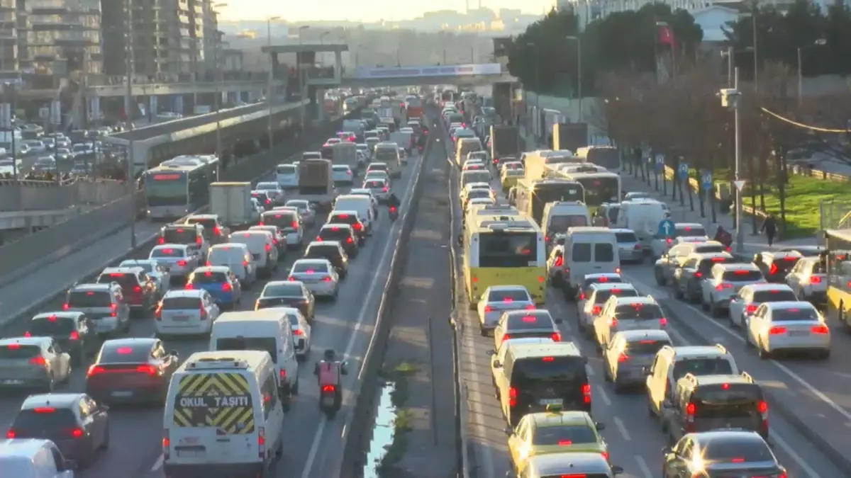İstanbul\'da Ramazan Trafik Yoğunluğu