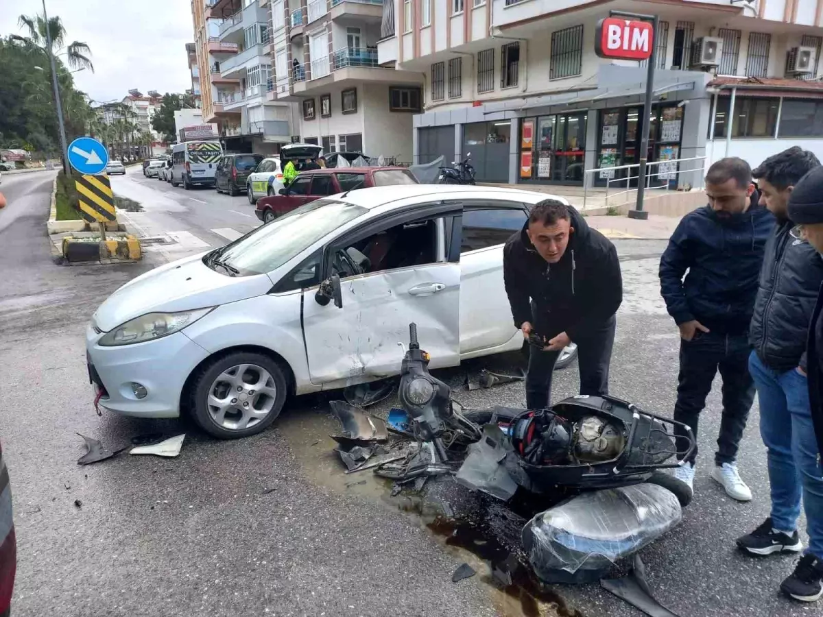 Antalya\'da Motosiklet Kazasında Yaralı ve Cezalar