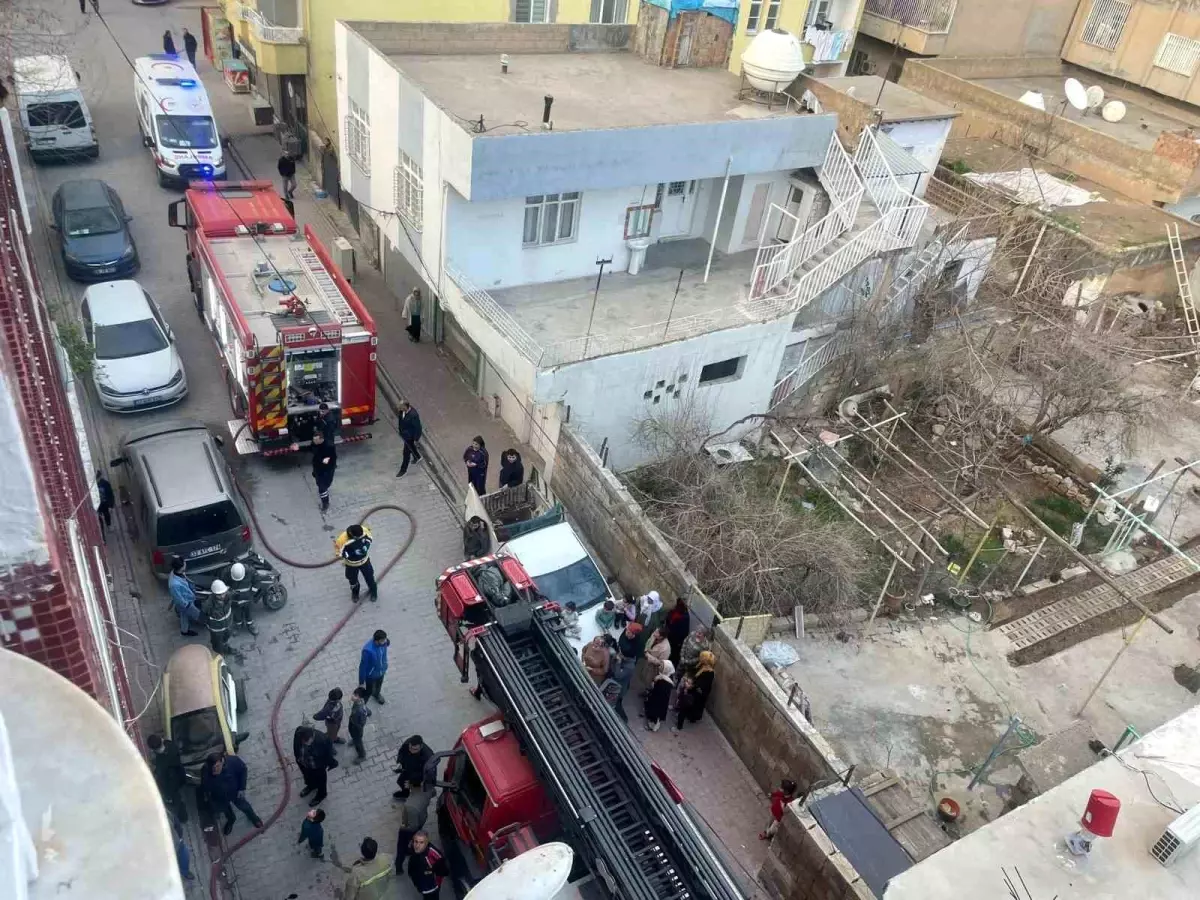 Kızıltepe\'de Apartman Yangını