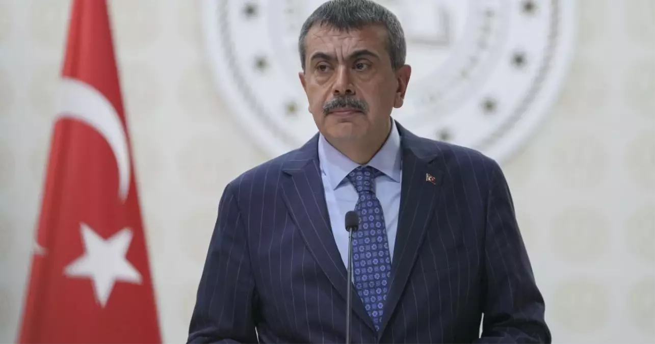 Milli Eğitim Bakanı Tekin: \'Laikliği birlikte savunuyoruz\' başlıklı metne dava açacağım