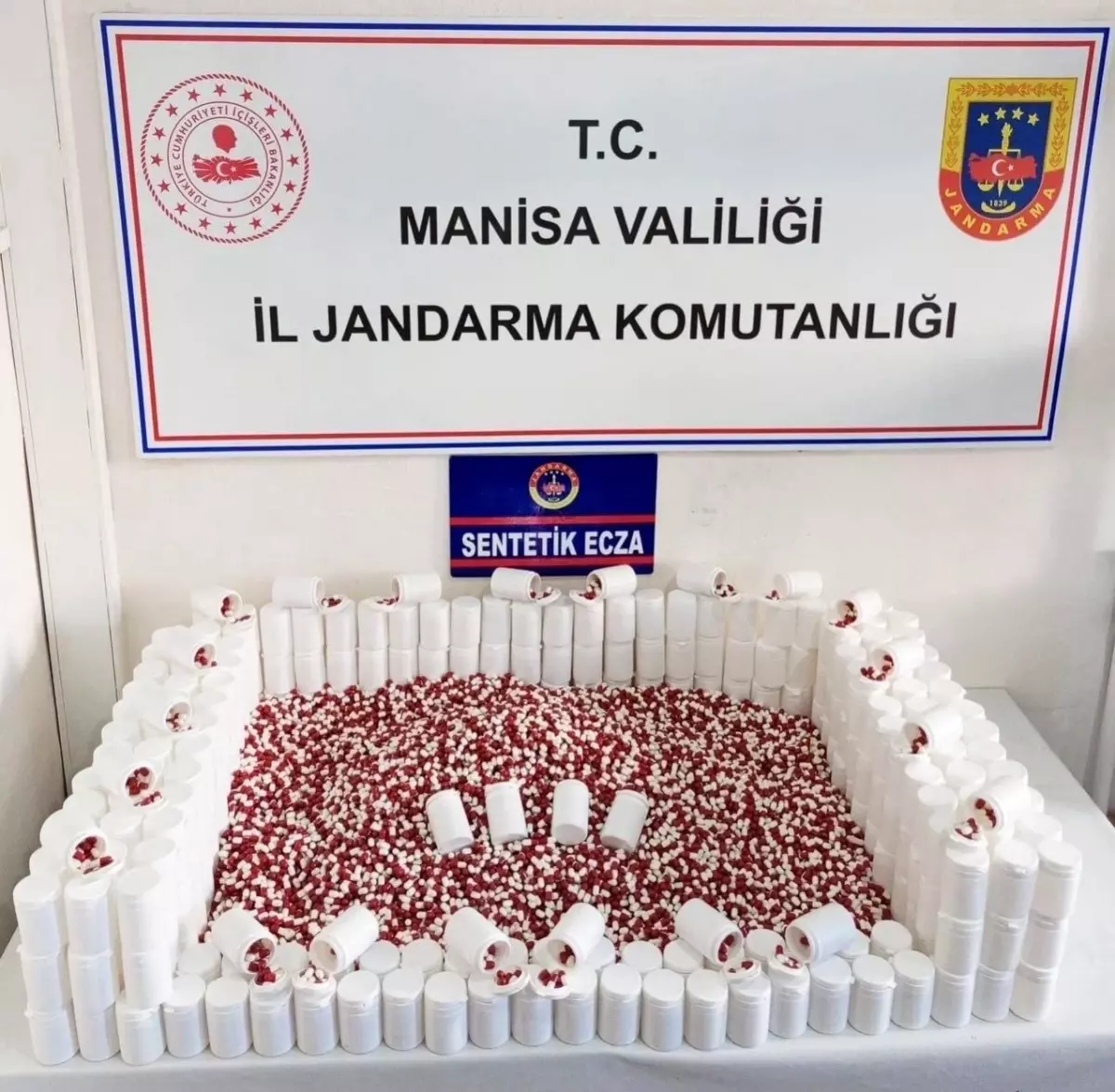 Manisa\'da Uyuşturucu Operasyonu