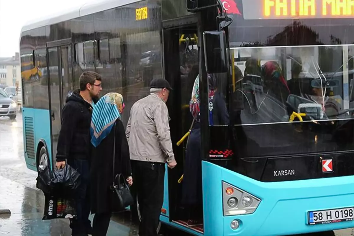 Sivas Mehmet Amca\'yı konuşuyor! Toplu taşıma rekoru kırdı, rakam "pes" dedirtti