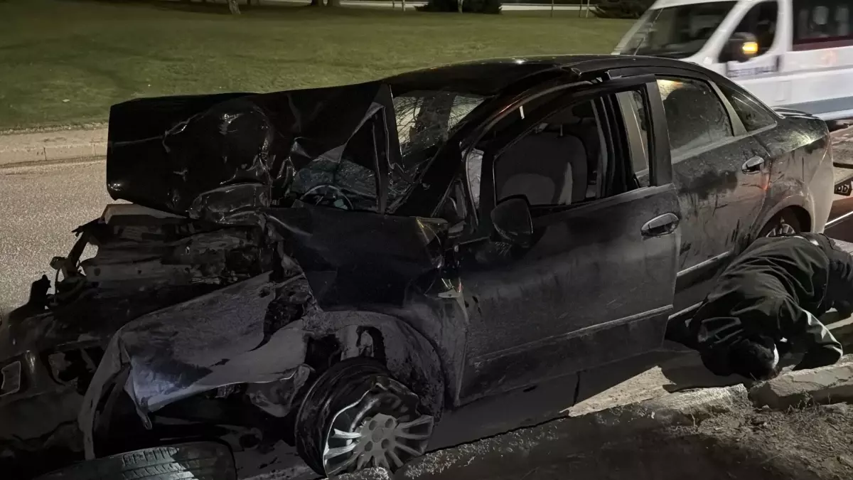 Eskişehir\'de Kaza: Bir Ölü, Bir Yaralı