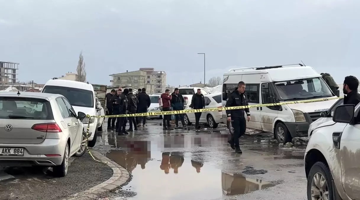 Yüksekova\'da Genç Adam Silahla Vuruldu