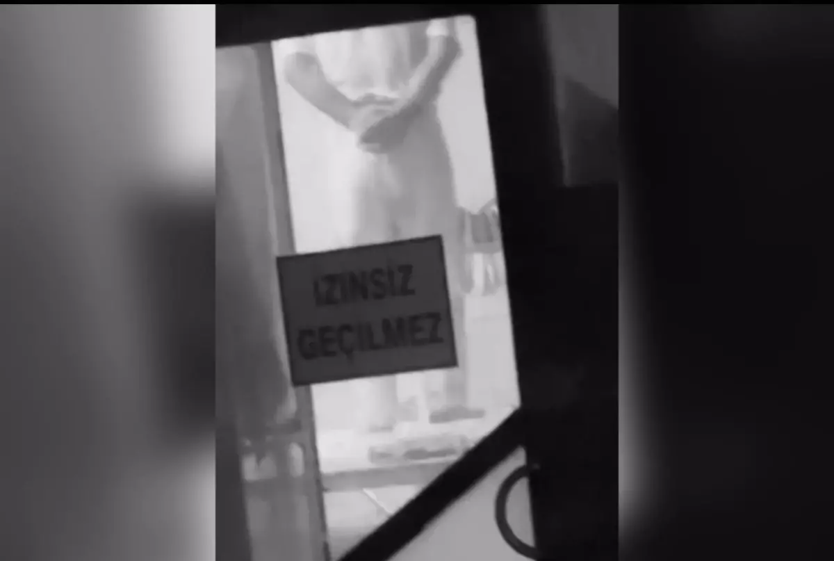 Ayaklarıyla hamur yoğurdu