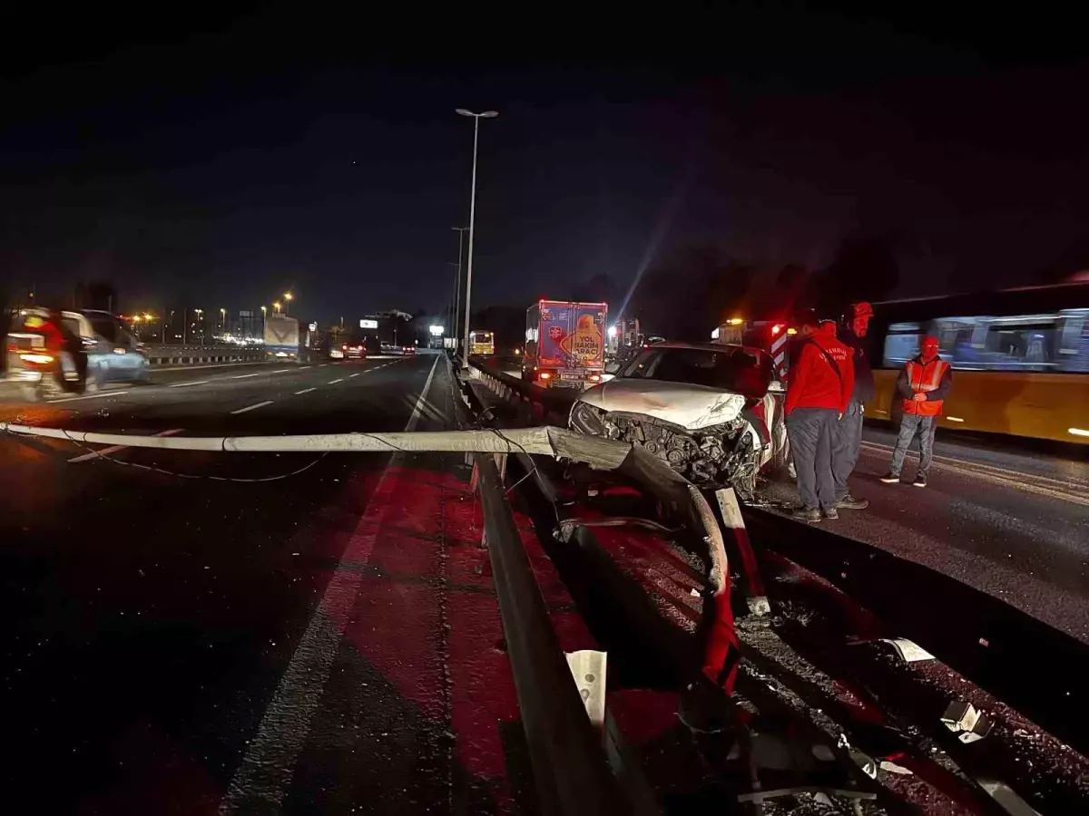Bakırköy\'de Kaza: 2 Yaralı