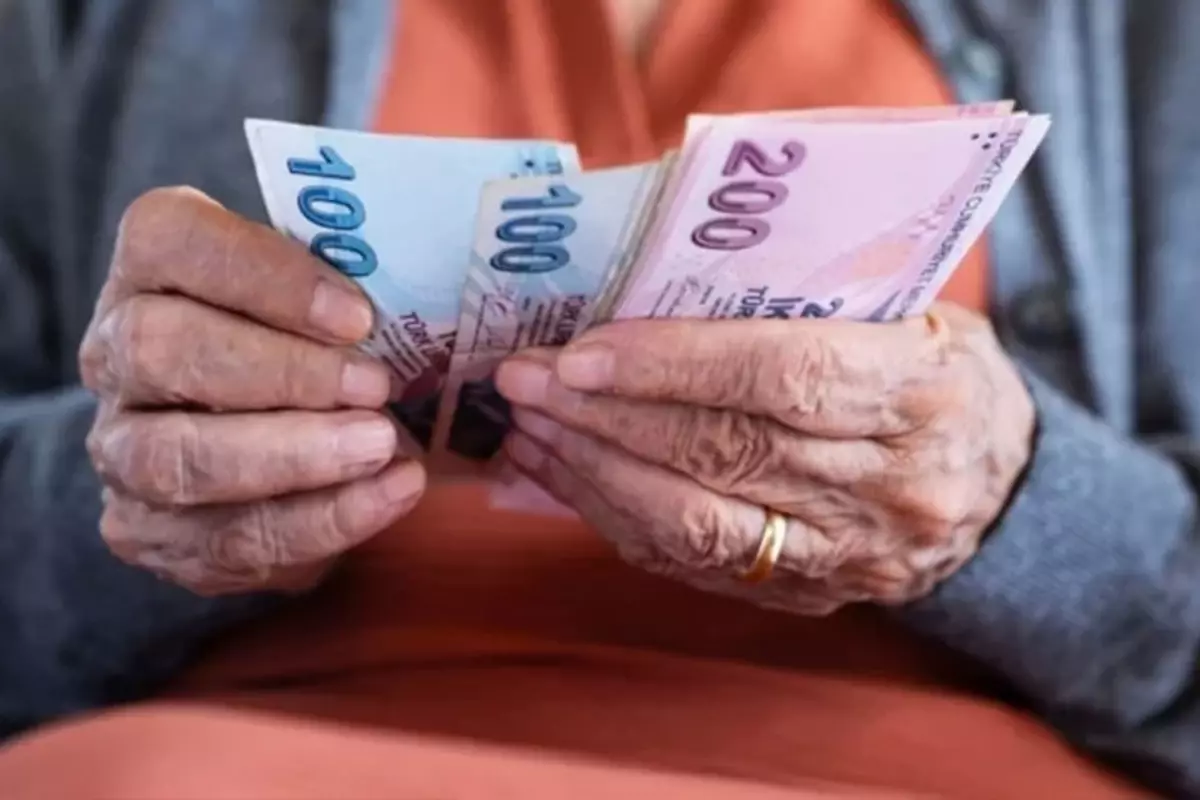 Emekli için masada 3 farklı senaryo var! İşte konuşulan net rakamlar