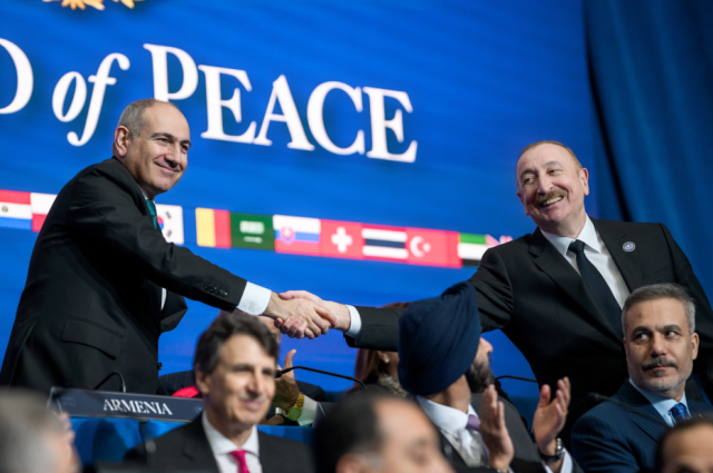 Fotoğrafı gören herkes aynı soruyu soruyor: Ne oldu Aliyev?