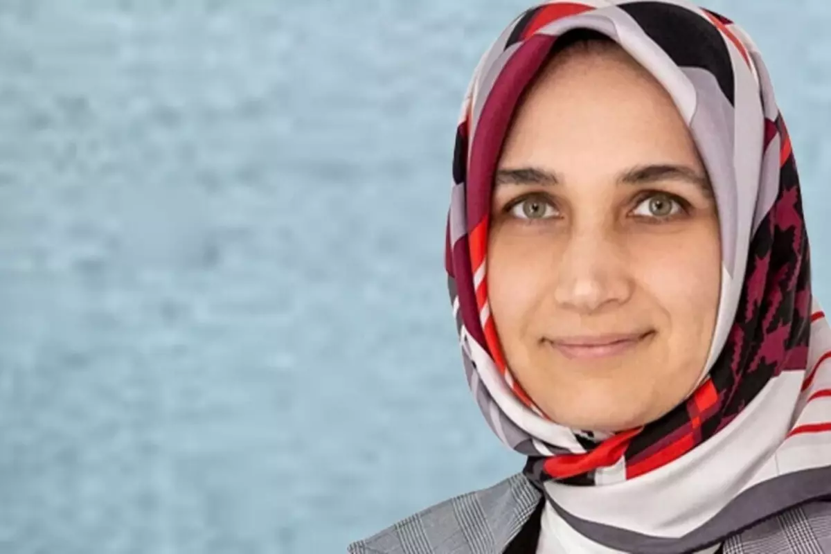 İçişleri Bakanlığı\'na kritik atama! İlk türbanlı vali bakan yardımcısı oldu