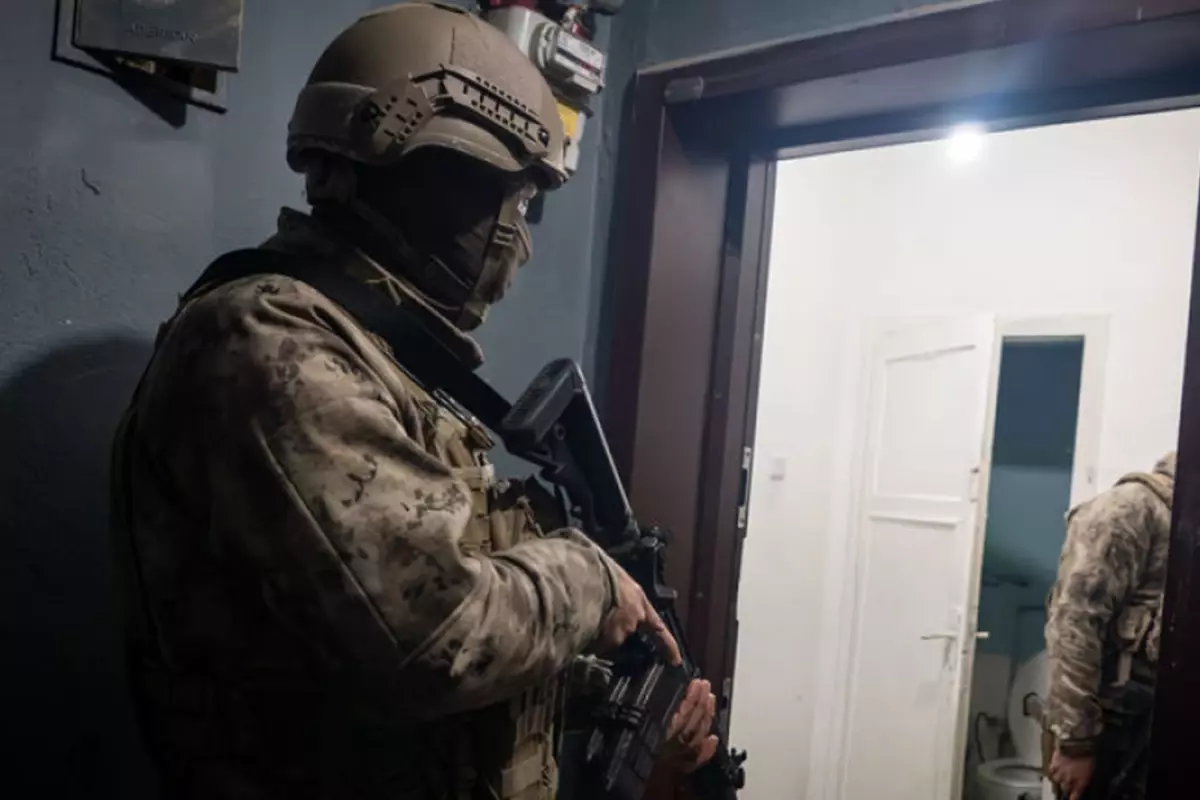 İstanbul merkezli 5 ilde çete operasyonu: 32 gözaltı