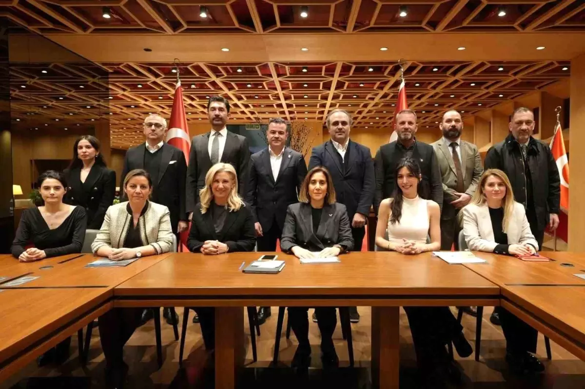 Kadın Futbolu İçin Tarihi Adım