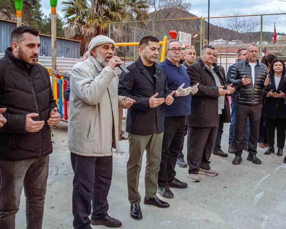 Kuşadası\'nda oruçlar dualar eşliğinde açıldı