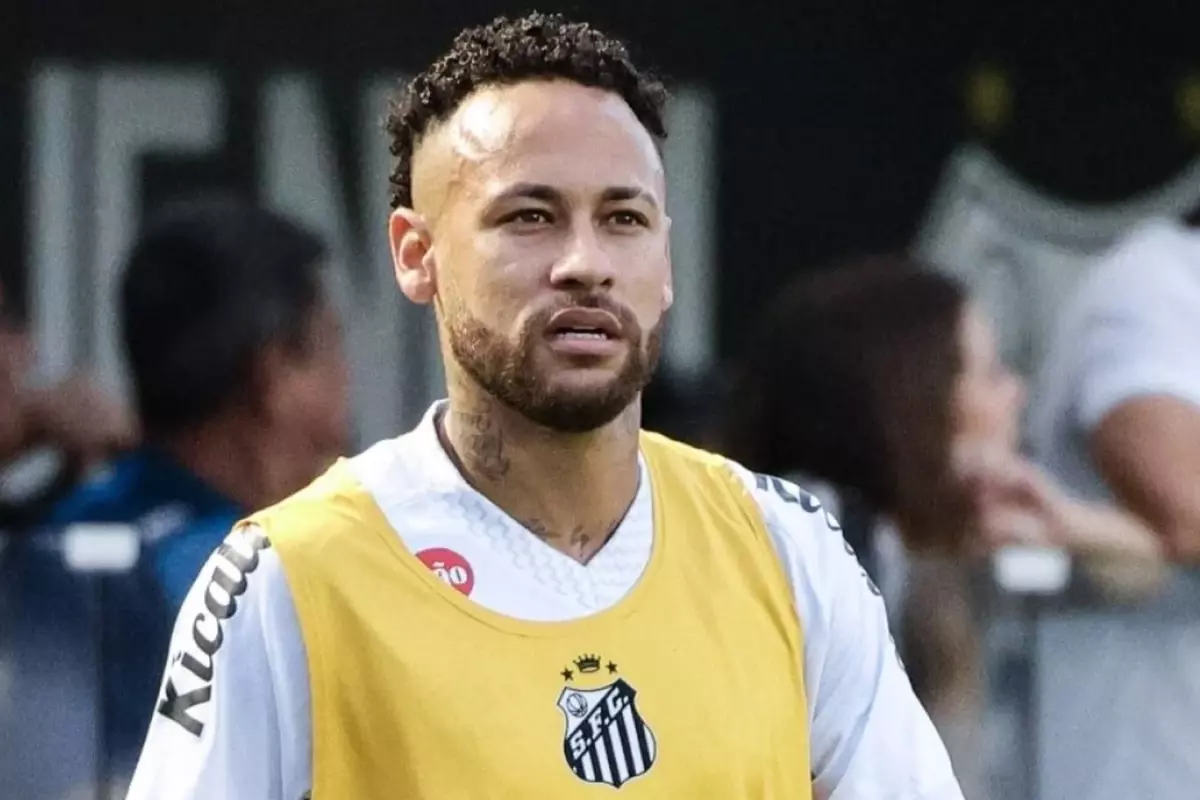 Neymar, hayranlarını yıkan haberi verdi