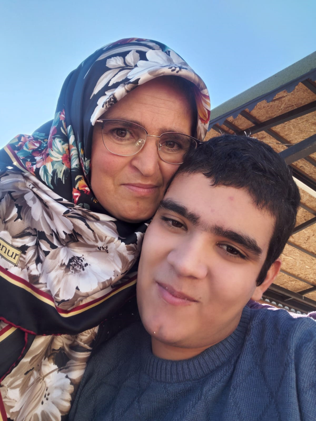 Otizmli çocuğunun başka şehre gönderilmesini istemeyen anneye bakanlık el attı