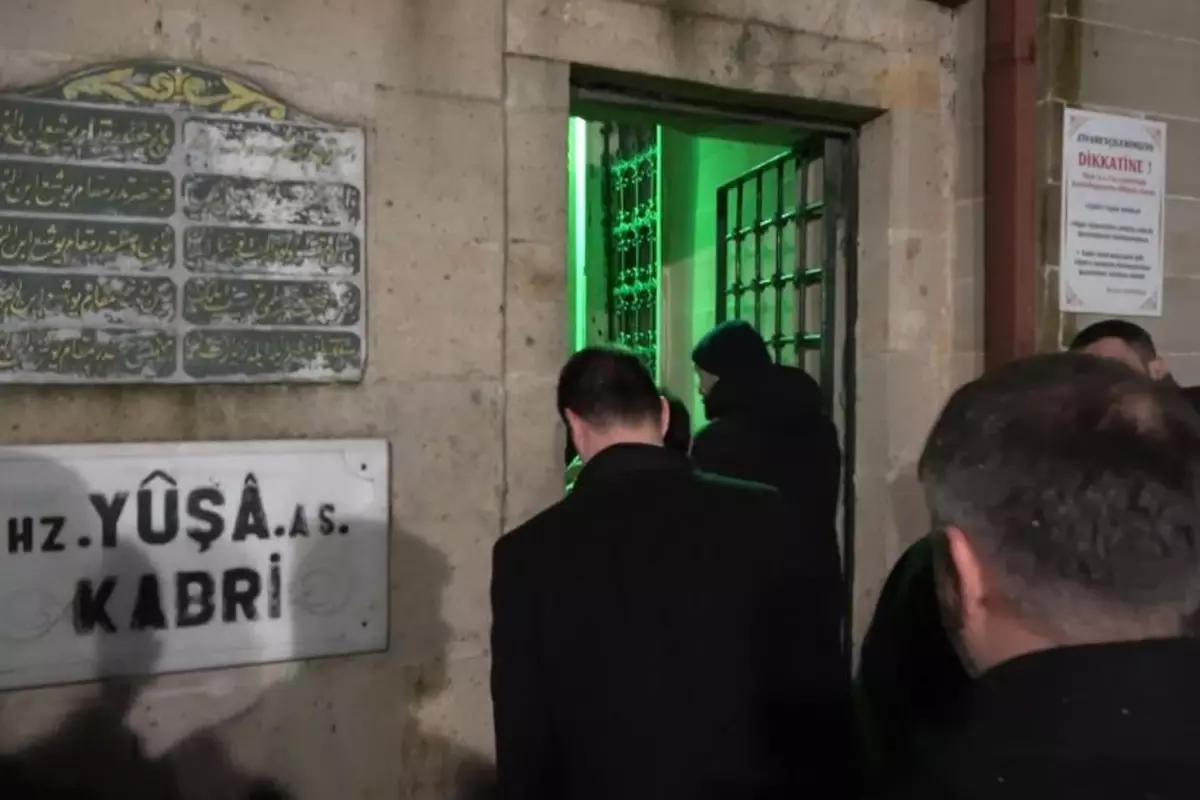 Ramazanın uğrak noktasında maddiyat tartışması: Abdest almak için para isteniyor