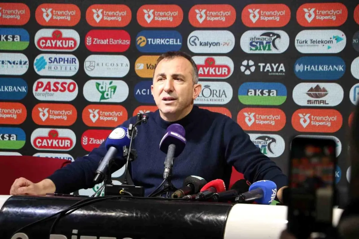 Çaykur Rizespor, Kocaelispor\'u 2-0 Yendi