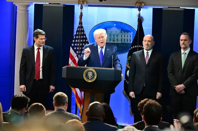 Trump: Suriye'nin başına Şara'yı ben getirdim