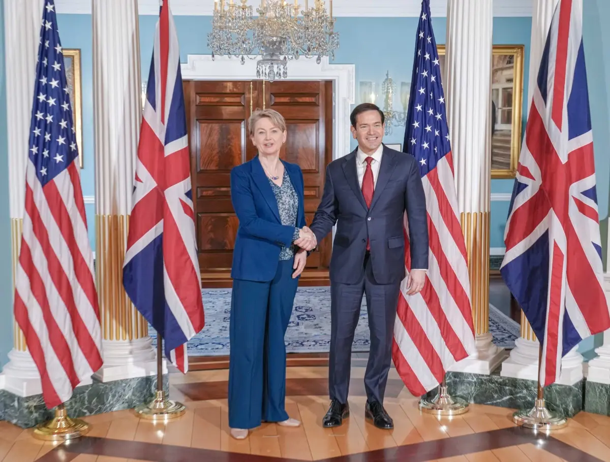 Rubio ve Cooper\'dan Kritik Görüşme